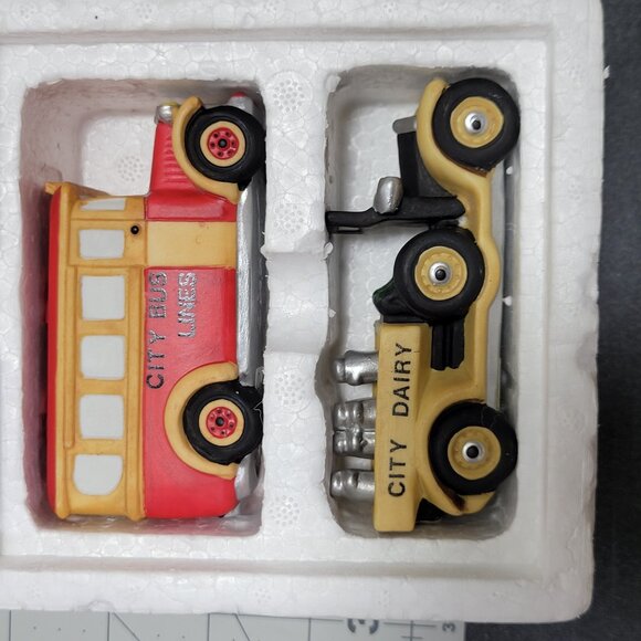 Heritage Village Transport Set – City Bus & Dairy Truck – 1988 w/ Box - - Picture 15 of 16